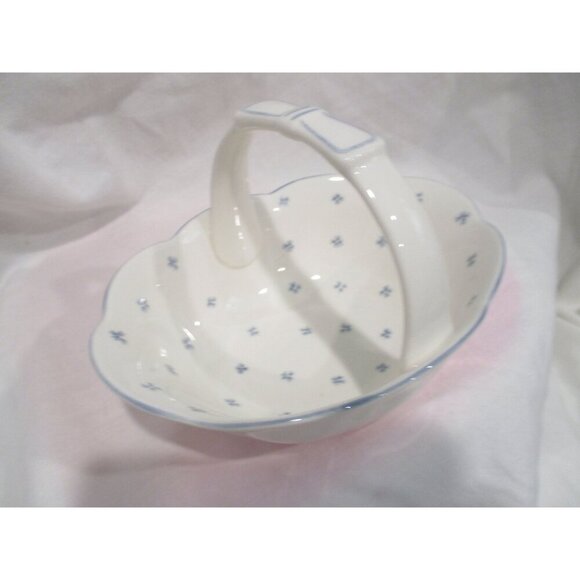 Porcelian candy Basket with little blue flowers, Nikko Japan - Picture 6 of 6